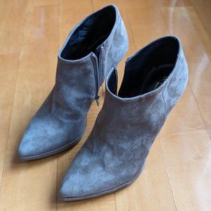 Le Chateau booties, taupe/beige